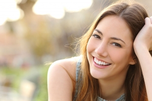 sonrisa chica clinica estetica dental gijon