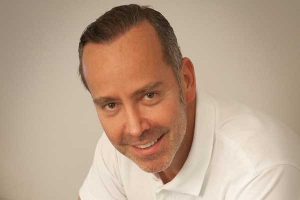 Dr. Humberto Arias dentista Gijón