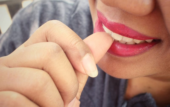 Cinco malos hábitos para la salud de tus dientes