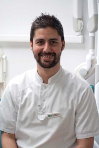 Dr. Nicolás Mayo endodoncista Gijón